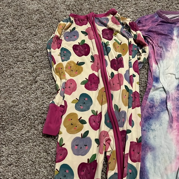 4-Little Sleepies pajamas size 2T - Picture 3 of 6